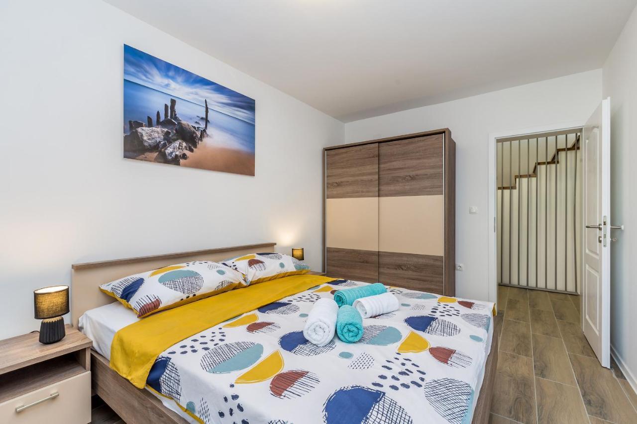 Holiday House Sunlight With Heated Pool Malinska Luaran gambar