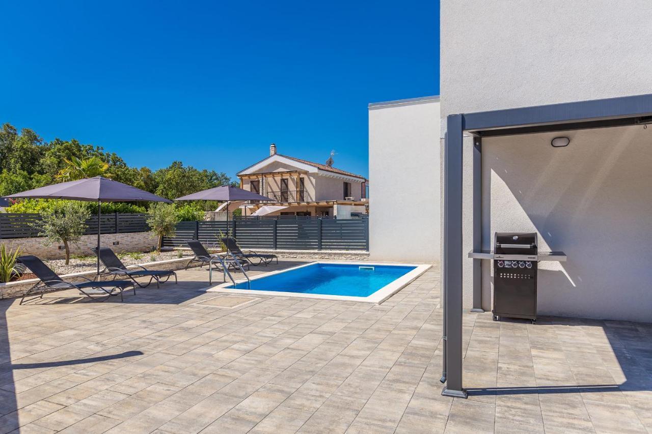 Holiday House Sunlight With Heated Pool Malinska Luaran gambar