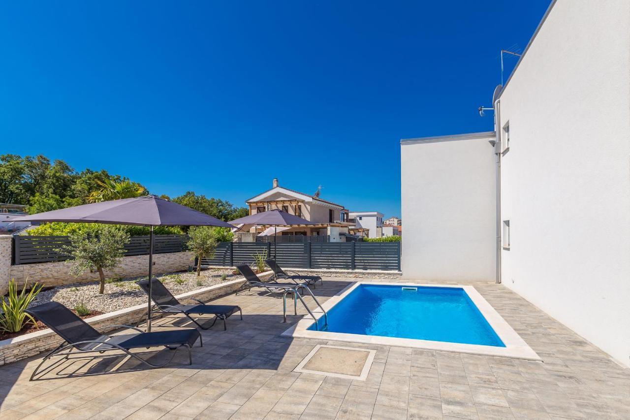 Holiday House Sunlight With Heated Pool Malinska Luaran gambar