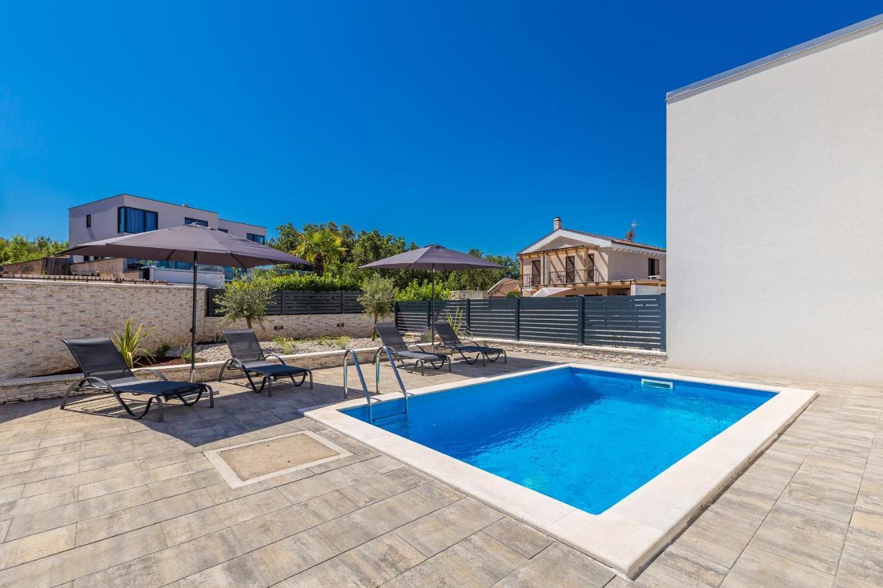Holiday House Sunlight With Heated Pool Malinska Luaran gambar